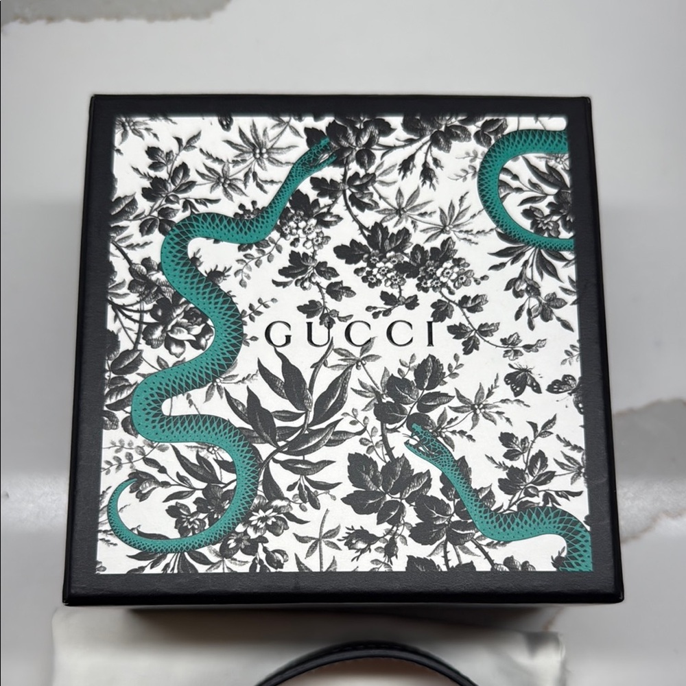 Gucci Gold and Black Cuff Bracelet - Picture 5 of 6